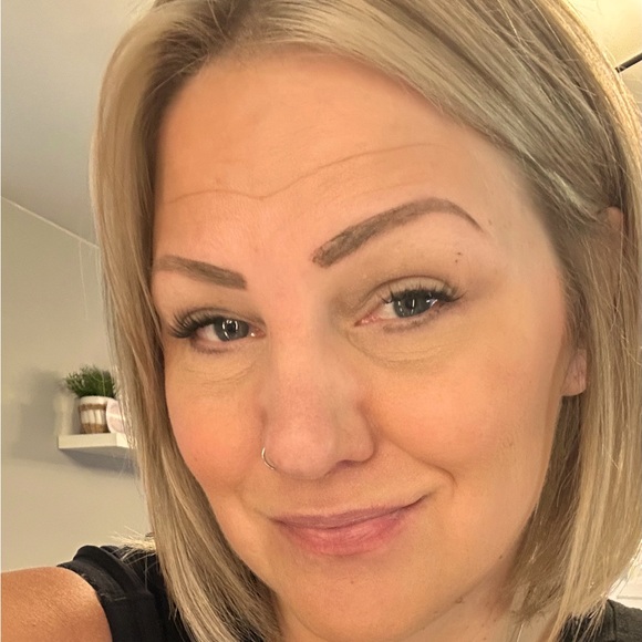 Meet your Posher, Anita - Picture 1 of 1